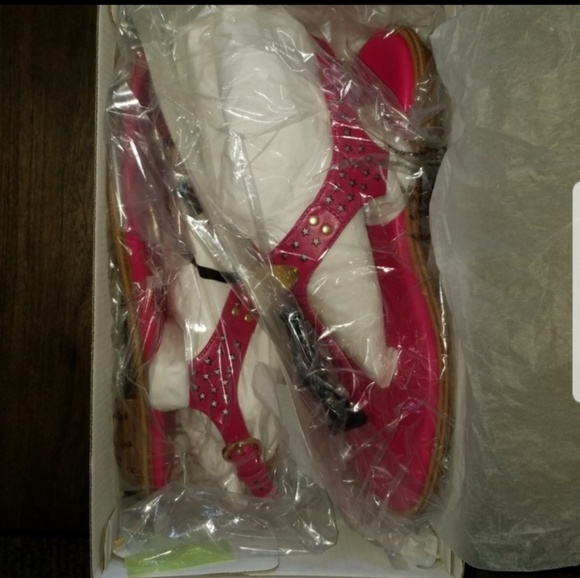 New Michael Kors Ultra Pink Lasercut Plate Thong - Picture 4 of 7